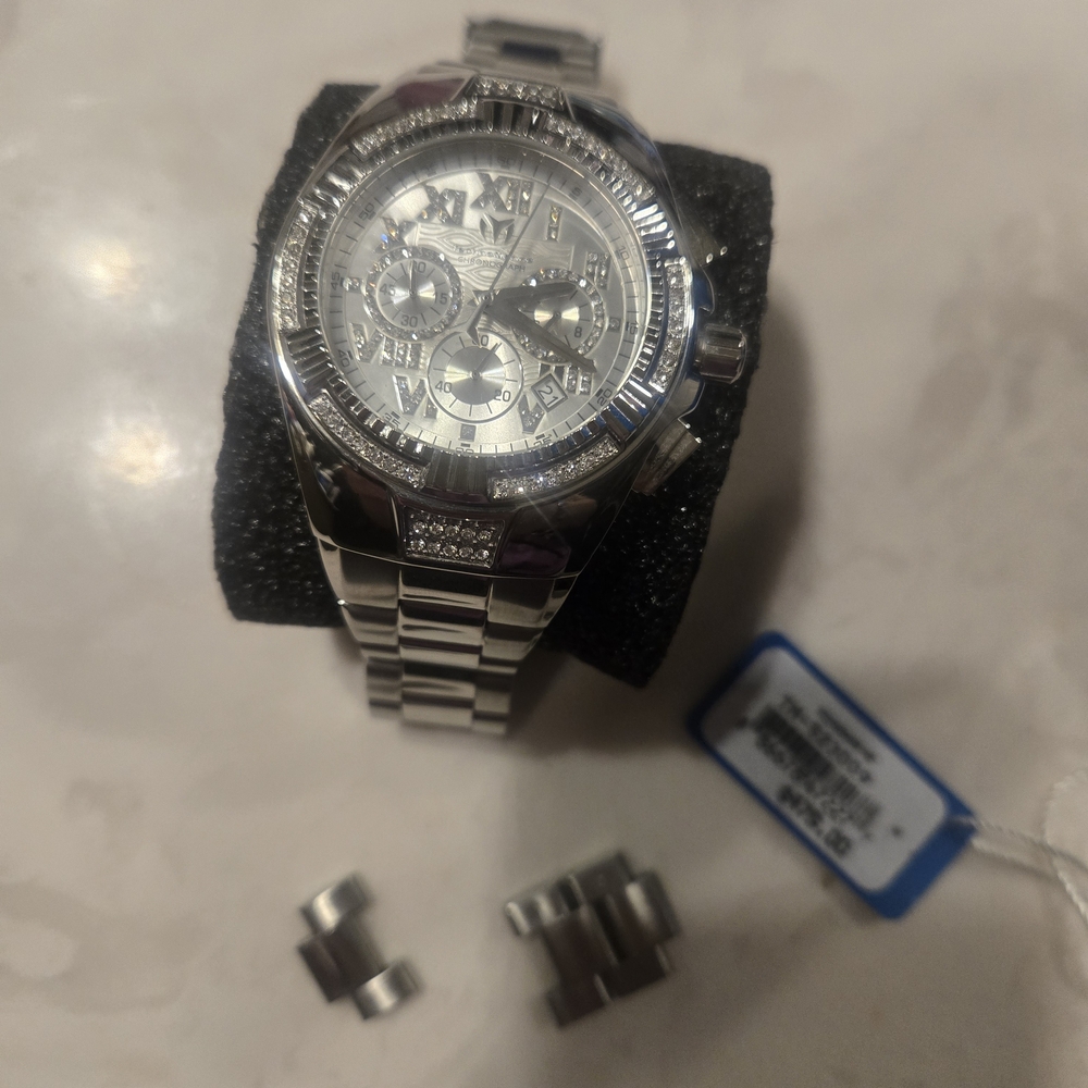 4 Technomarine Luxury Black and Gold Watch with Red Accents. New With Tags. - Picture 11 of 16